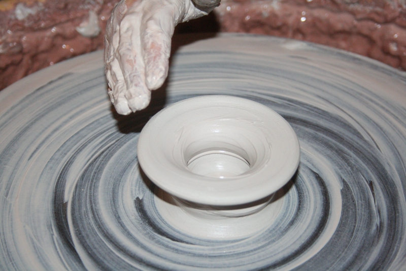 sculpture-SERANON-min_wheel-ceramic-artist-craft-pottery-material-555860-pxhere.com